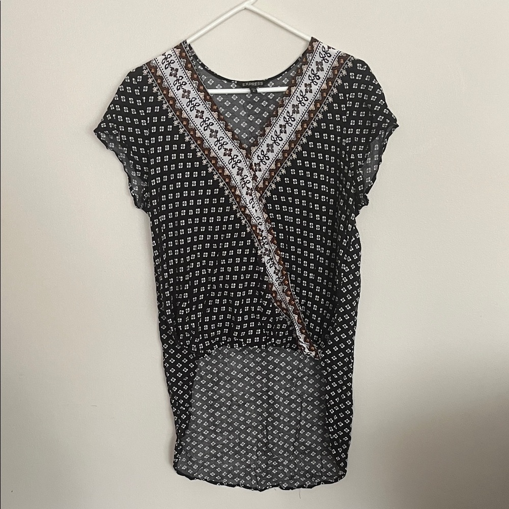 Express Black and White Geometric Blouse